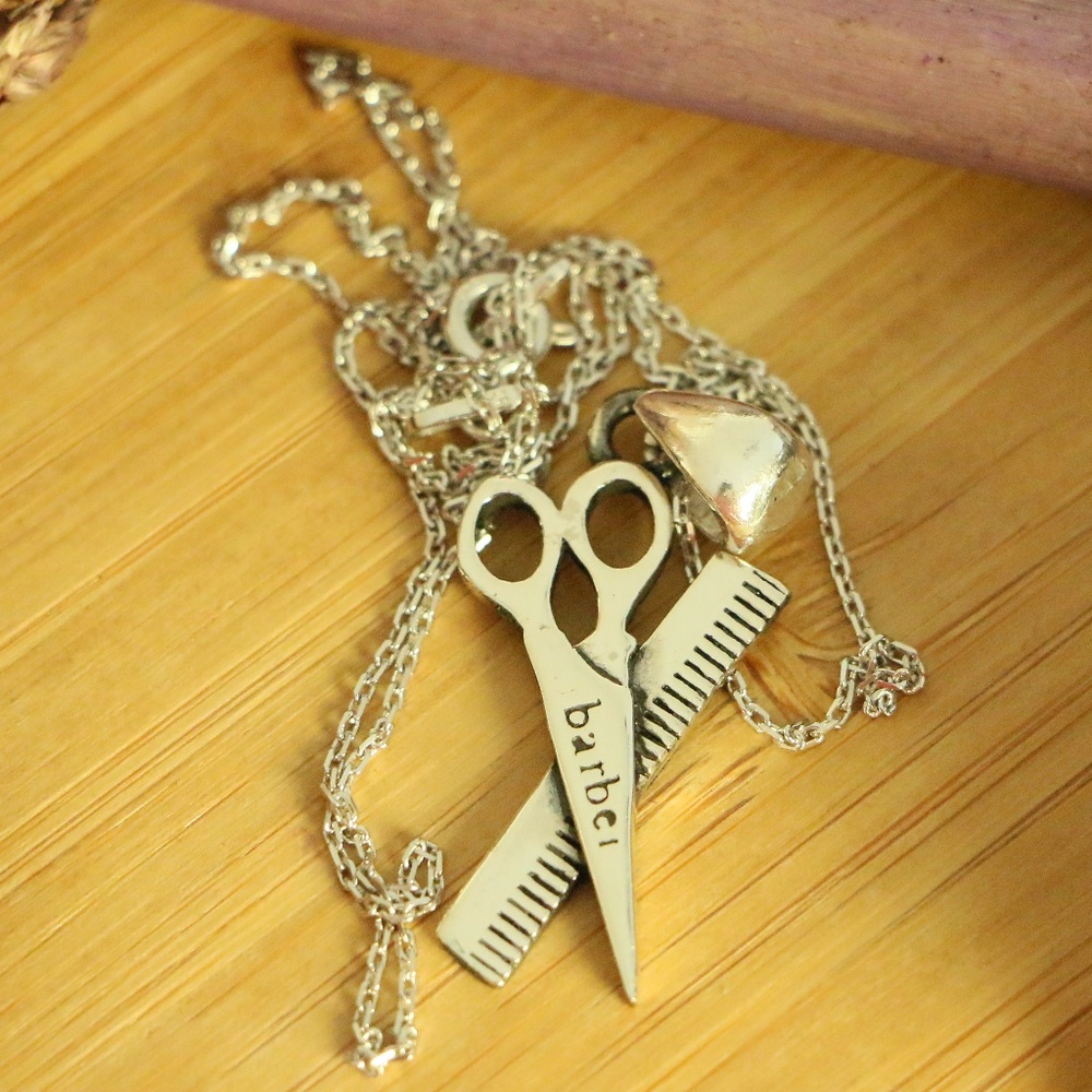 925 Sterling Silver comb & scissor Necklace - Picture 6 of 8